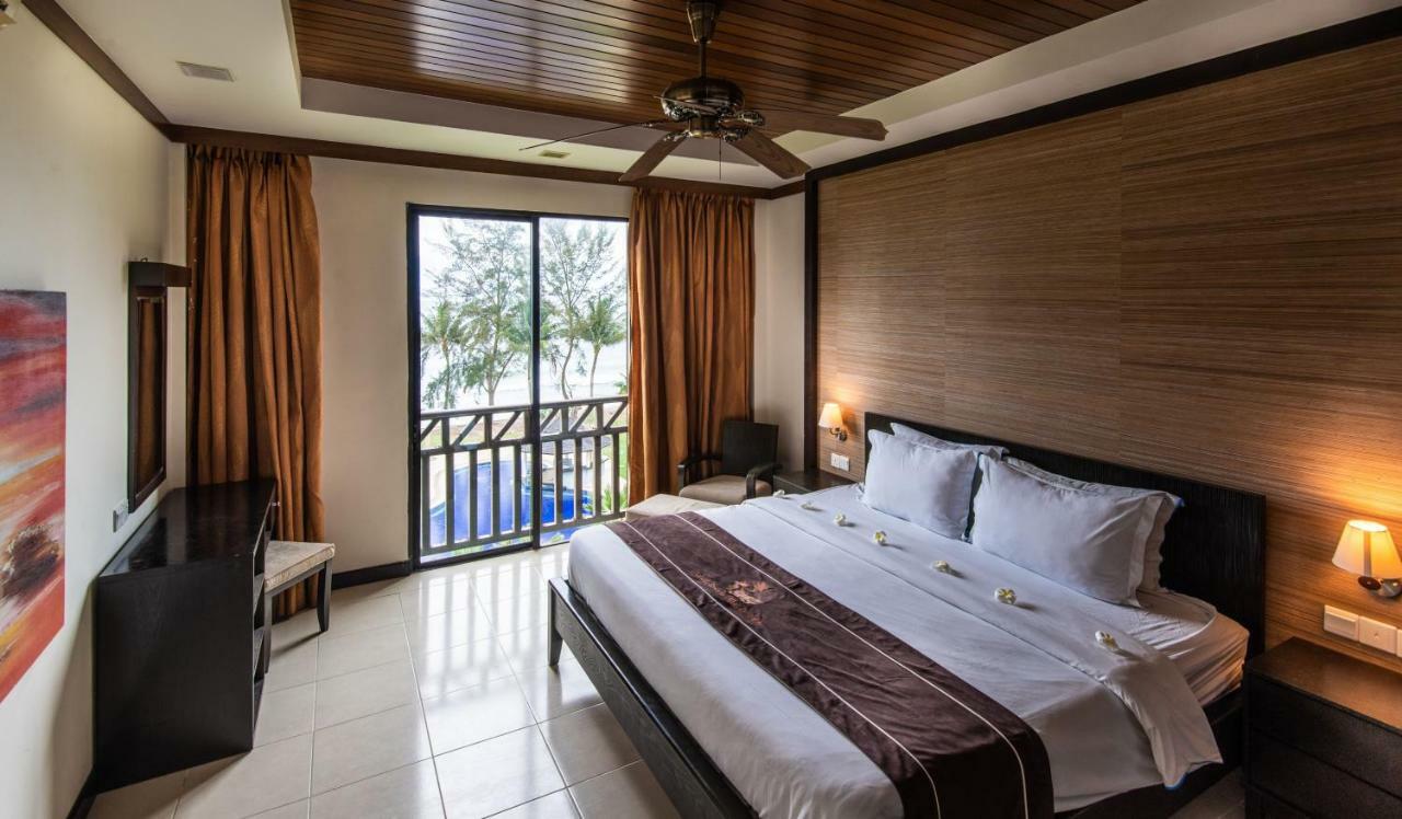 Sabah Beach Villas & Suites Кота-Кінабалу Екстер'єр фото